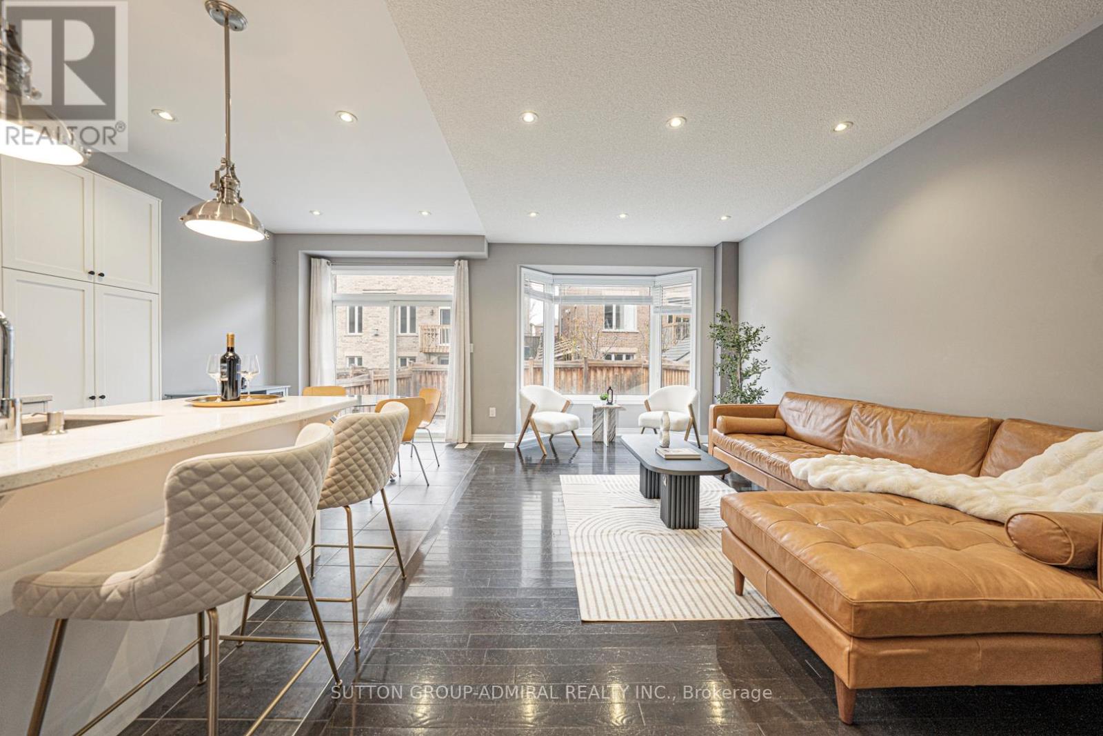 28 Manila Avenue, Markham, Ontario  L6C 0W1 - Photo 4 - N12558868