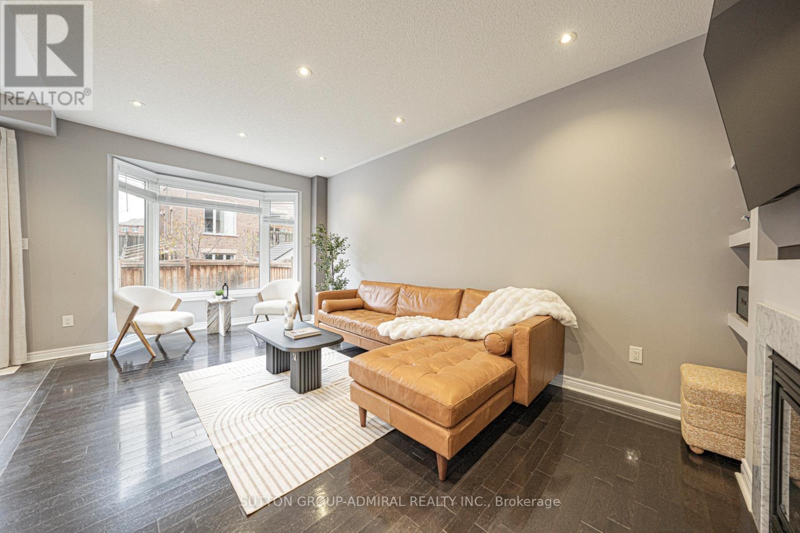 28 Manila Avenue, Markham, Ontario  L6C 0W1 - Photo 5 - N12558868