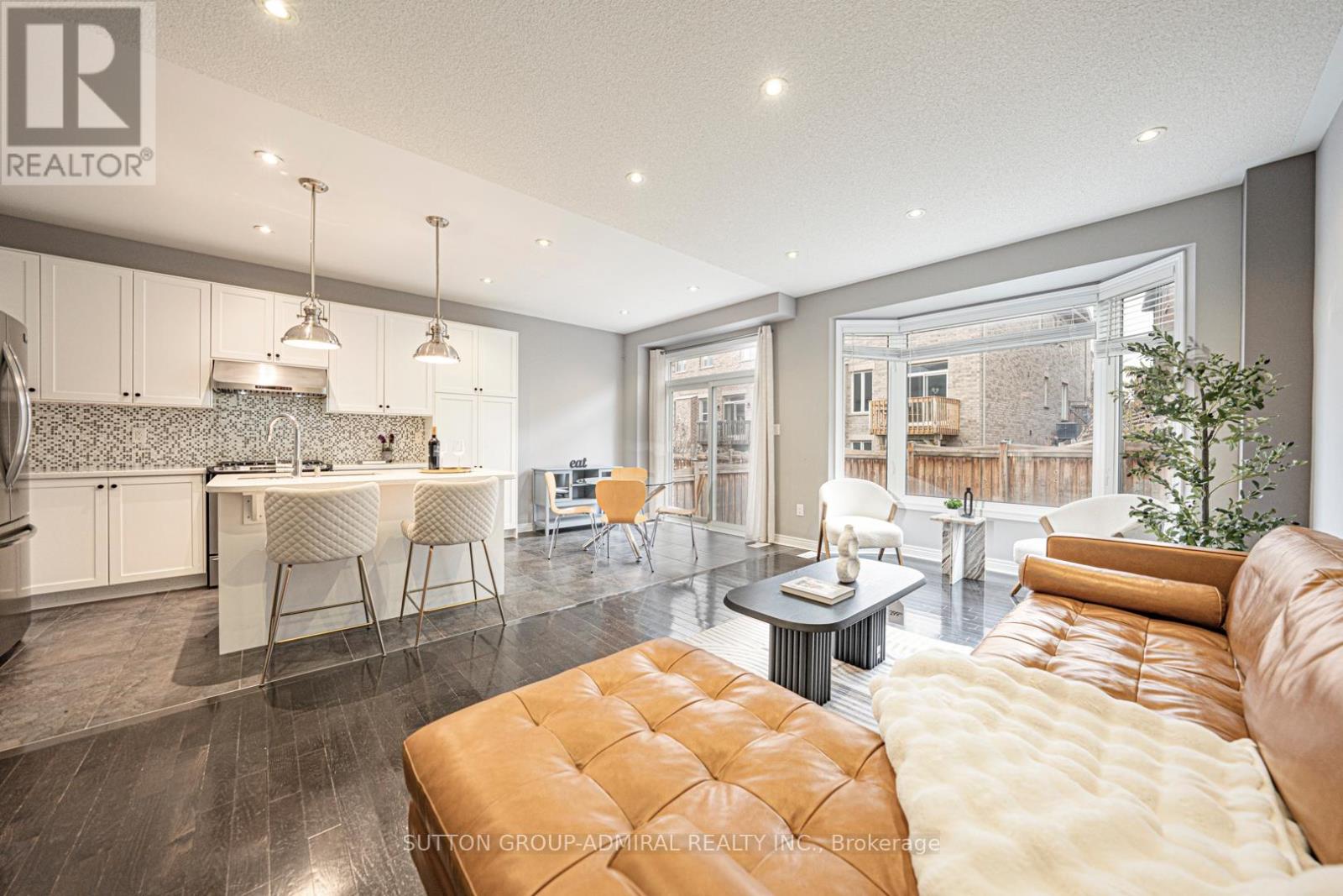 28 Manila Avenue, Markham, Ontario  L6C 0W1 - Photo 6 - N12558868