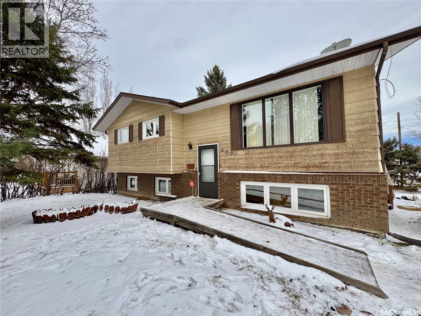 860 17th STREET W, Prince Albert, Saskatchewan