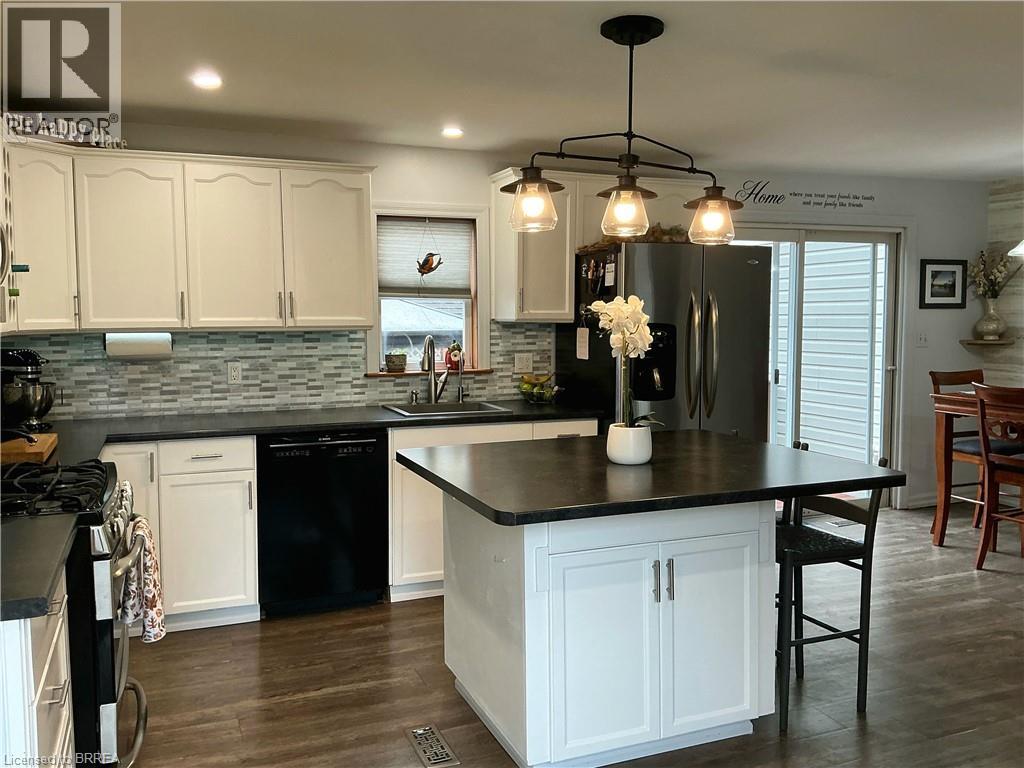 388 Mckellar Street, Strathroy, Ontario  N7G 2Y5 - Photo 17 - 40751846