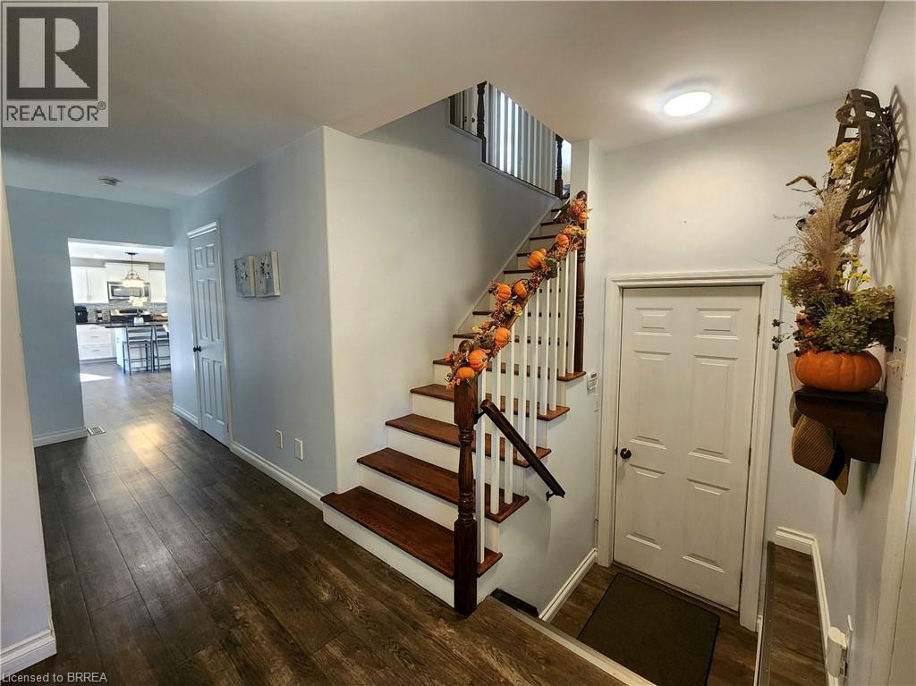 Photo 6 of 49 for 388 Mckellar Street