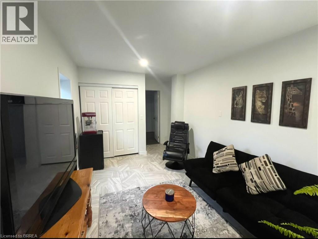 388 Mckellar Street, Strathroy, Ontario  N7G 2Y5 - Photo 13 - 40751846