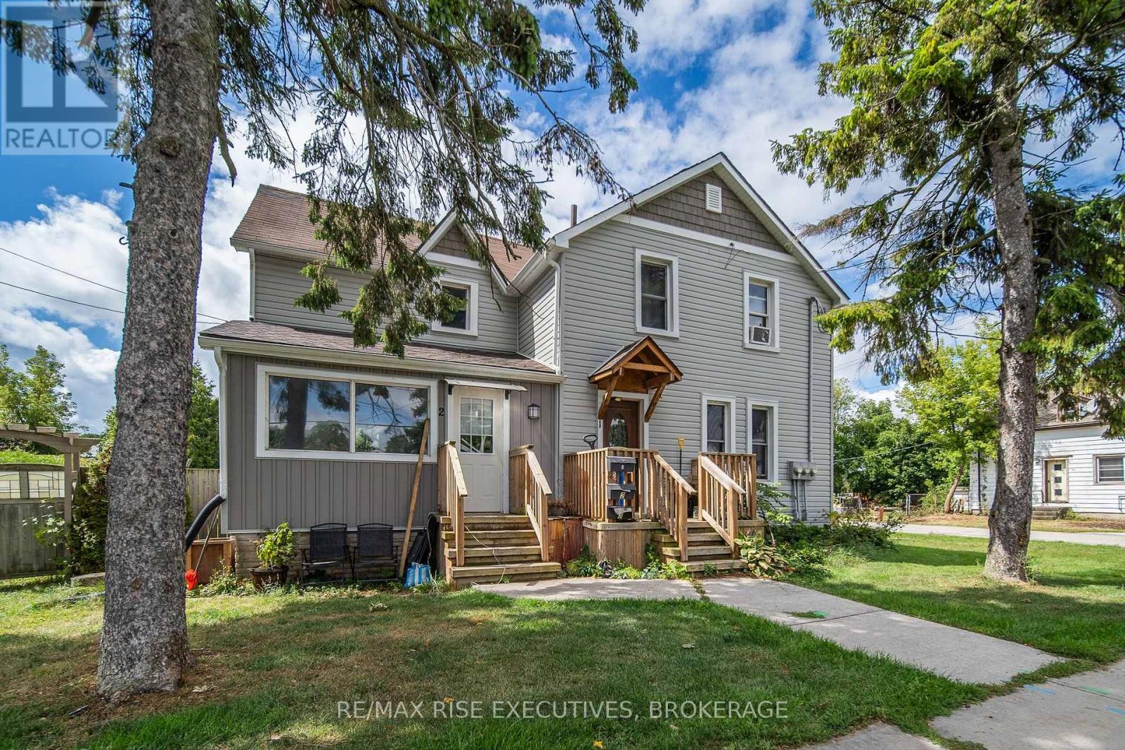 190 Victoria Avenue, Gananoque, Ontario  K7G 2S1 - Photo 2 - X12558938