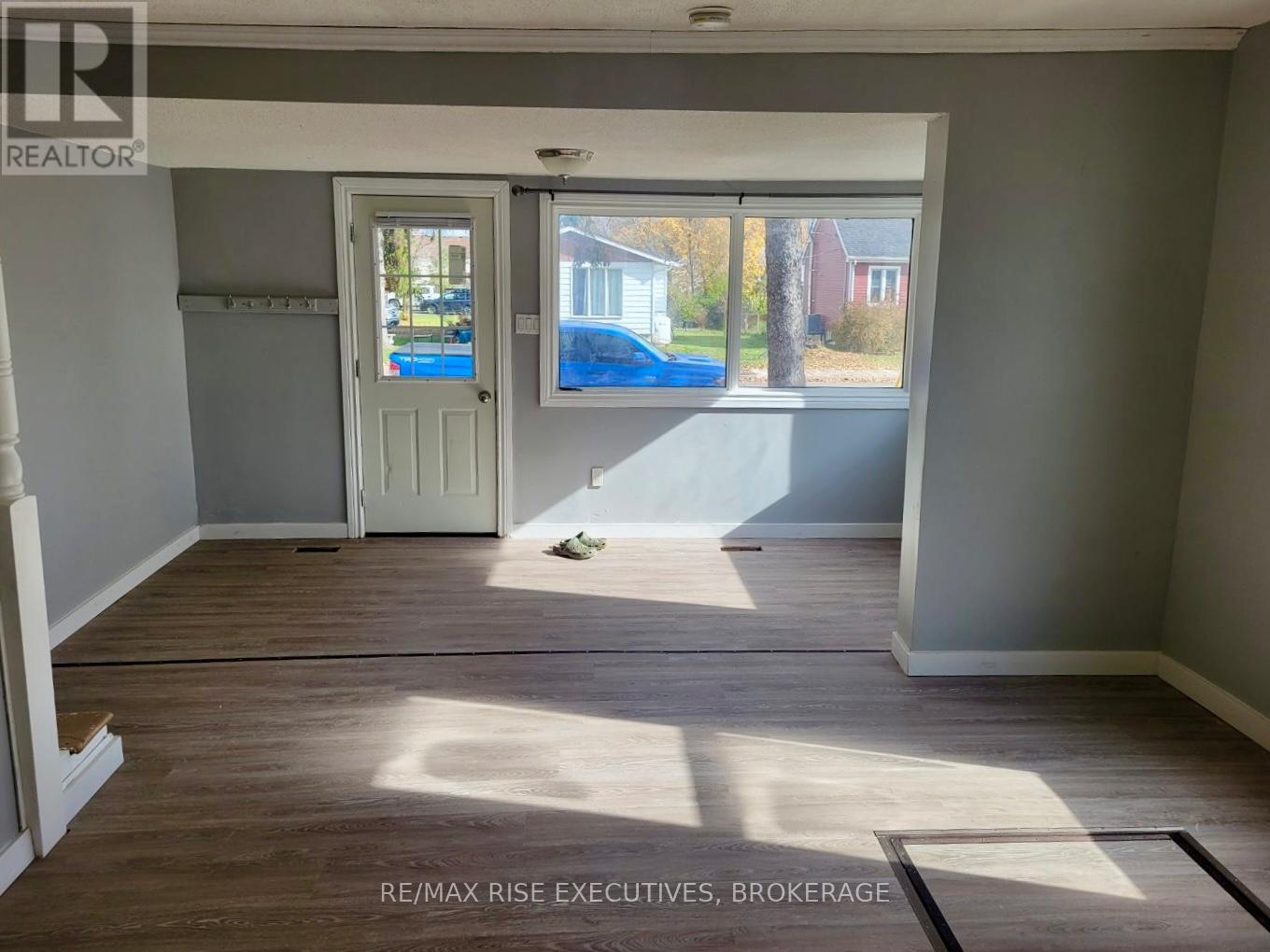 190 Victoria Avenue, Gananoque, Ontario  K7G 2S1 - Photo 5 - X12558938