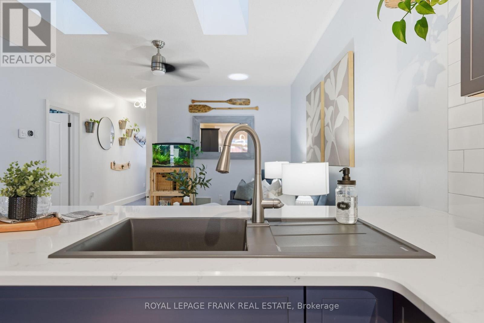 18 Deacon Crescent, Kawartha Lakes, Ontario  K9V 0L4 - Photo 11 - X12558984