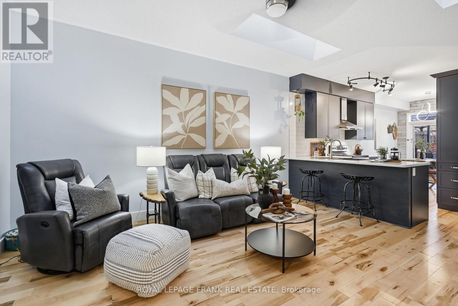 18 Deacon Crescent, Kawartha Lakes, Ontario  K9V 0L4 - Photo 8 - X12558984