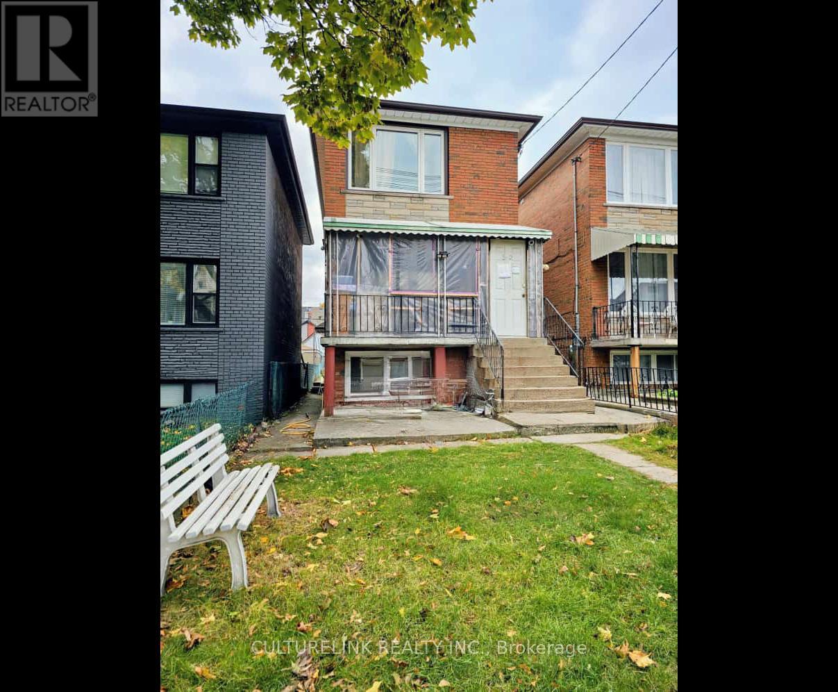 52 PALMERSTON AVENUE, Toronto, Ontario