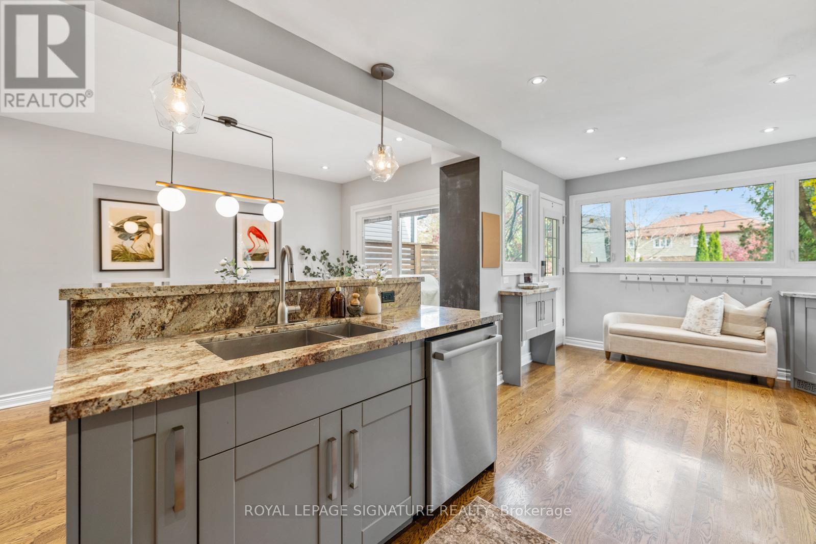 27 Beechwood Drive, Toronto, Ontario  M4K 3H7 - Photo 16 - E12558236