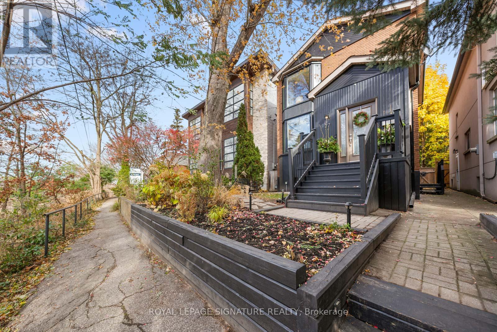 27 Beechwood Drive, Toronto, Ontario  M4K 3H7 - Photo 2 - E12558236