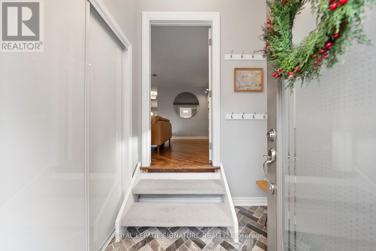 27 Beechwood Drive, Toronto, Ontario  M4K 3H7 - Photo 5 - E12558236