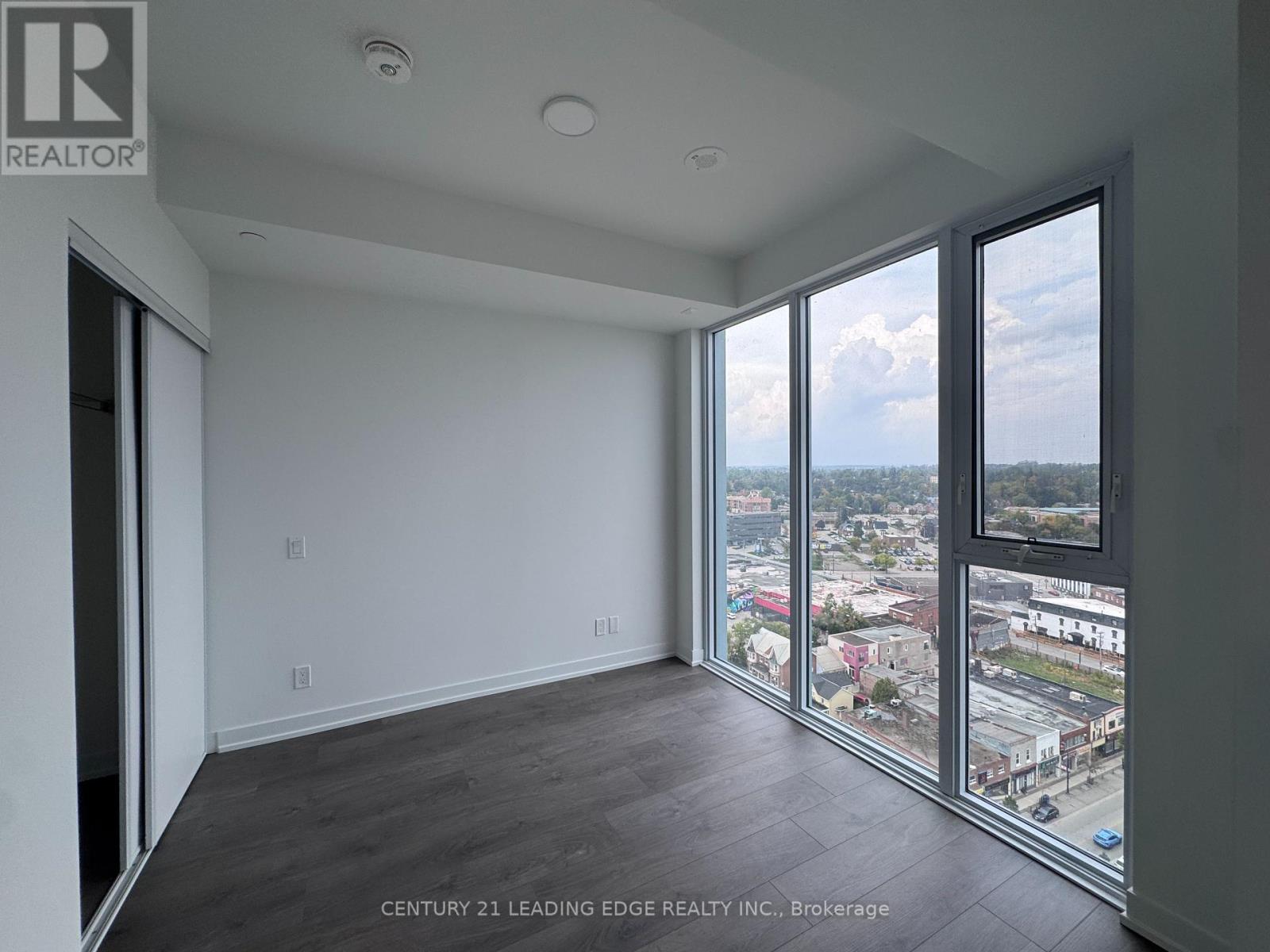 1606 - 39 Mary Street, Barrie, Ontario  L4N 1S9 - Photo 12 - S12555208