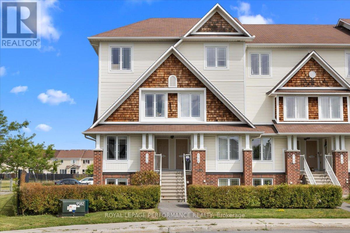 732 LAKERIDGE DRIVE, Ottawa, Ontario