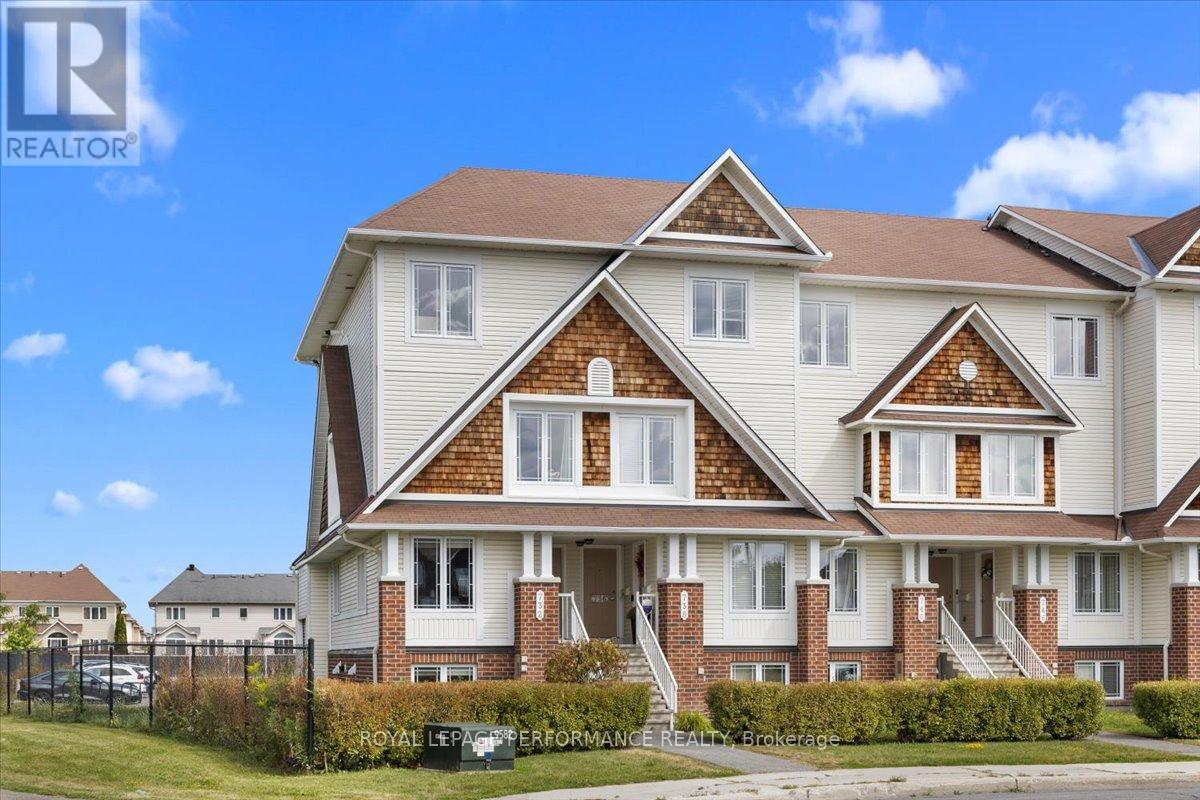 732 Lakeridge Drive, Ottawa, Ontario  K4A 0N5 - Photo 3 - X12558902