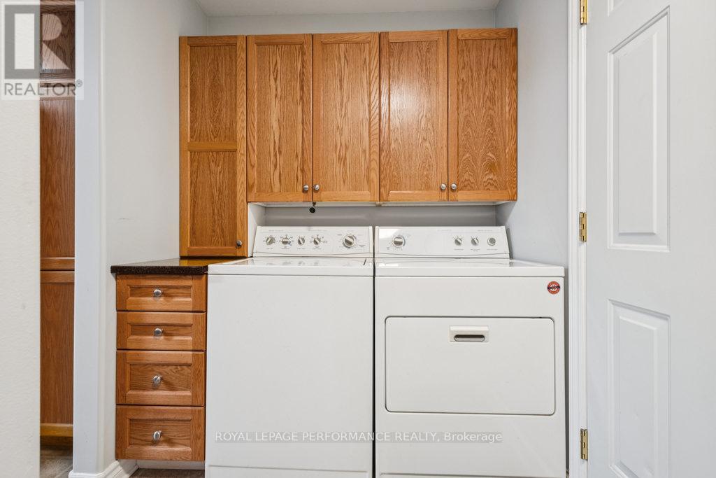 7051 Donwel Drive, Ottawa, Ontario  K4P 1M7 - Photo 12 - X12558946