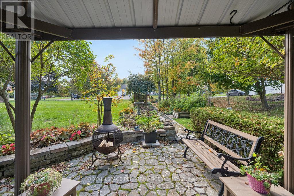 7051 Donwel Drive, Ottawa, Ontario  K4P 1M7 - Photo 37 - X12558946