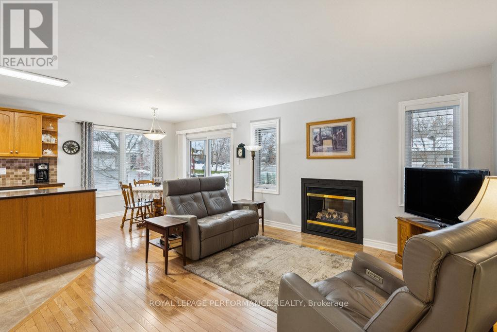 7051 Donwel Drive, Ottawa, Ontario  K4P 1M7 - Photo 6 - X12558946