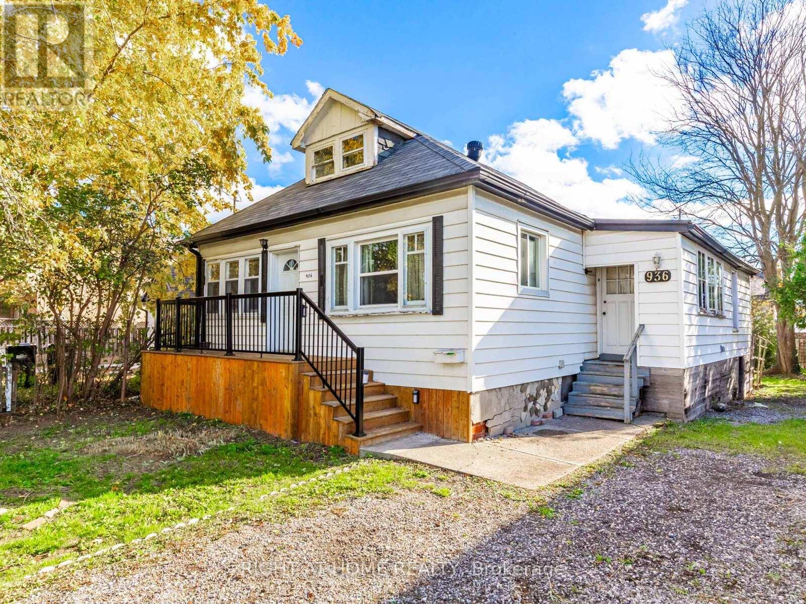 936 FIRST STREET, Mississauga, Ontario