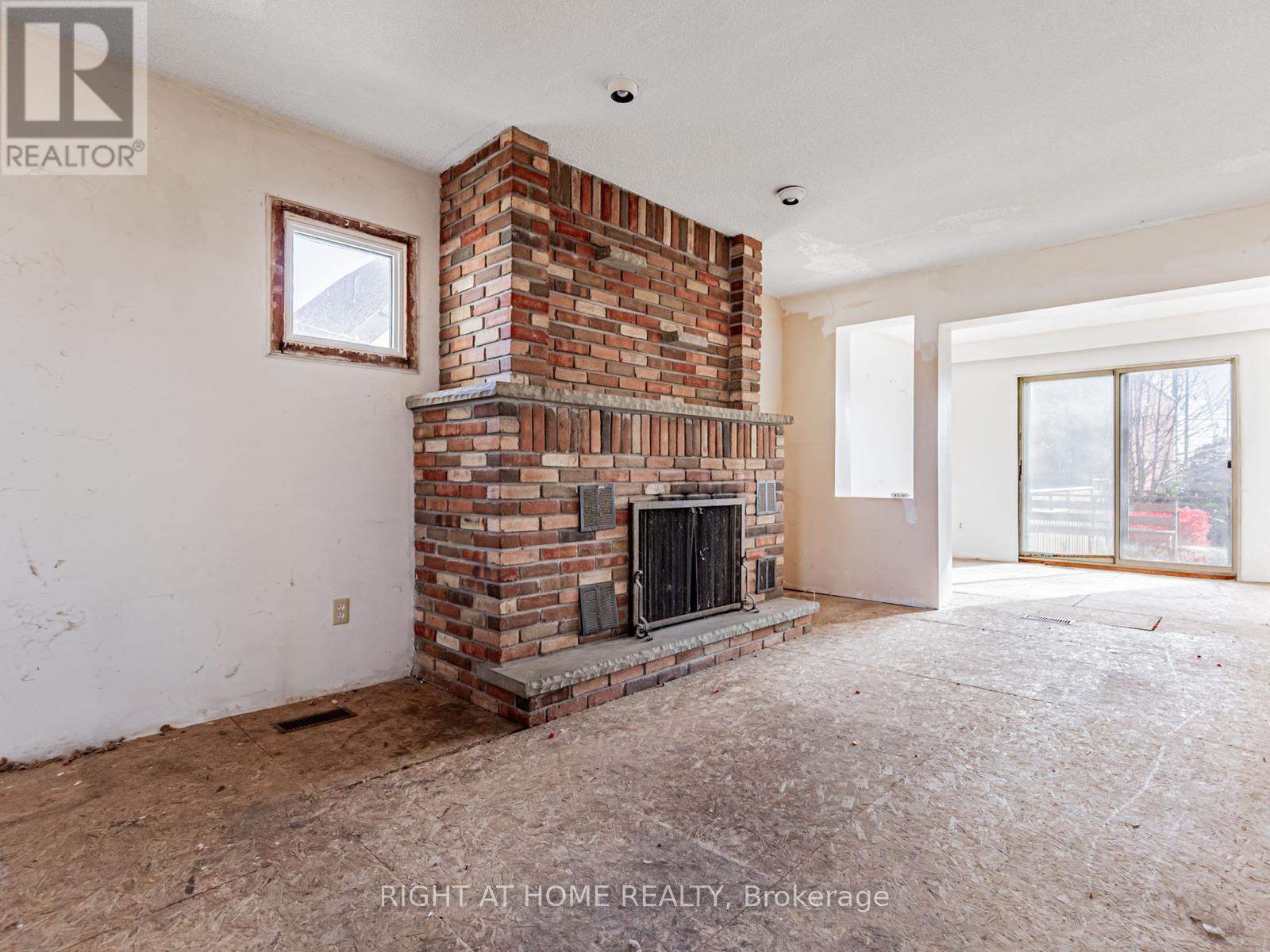 936 First Street, Mississauga, Ontario  L5E 1A8 - Photo 10 - W12558662