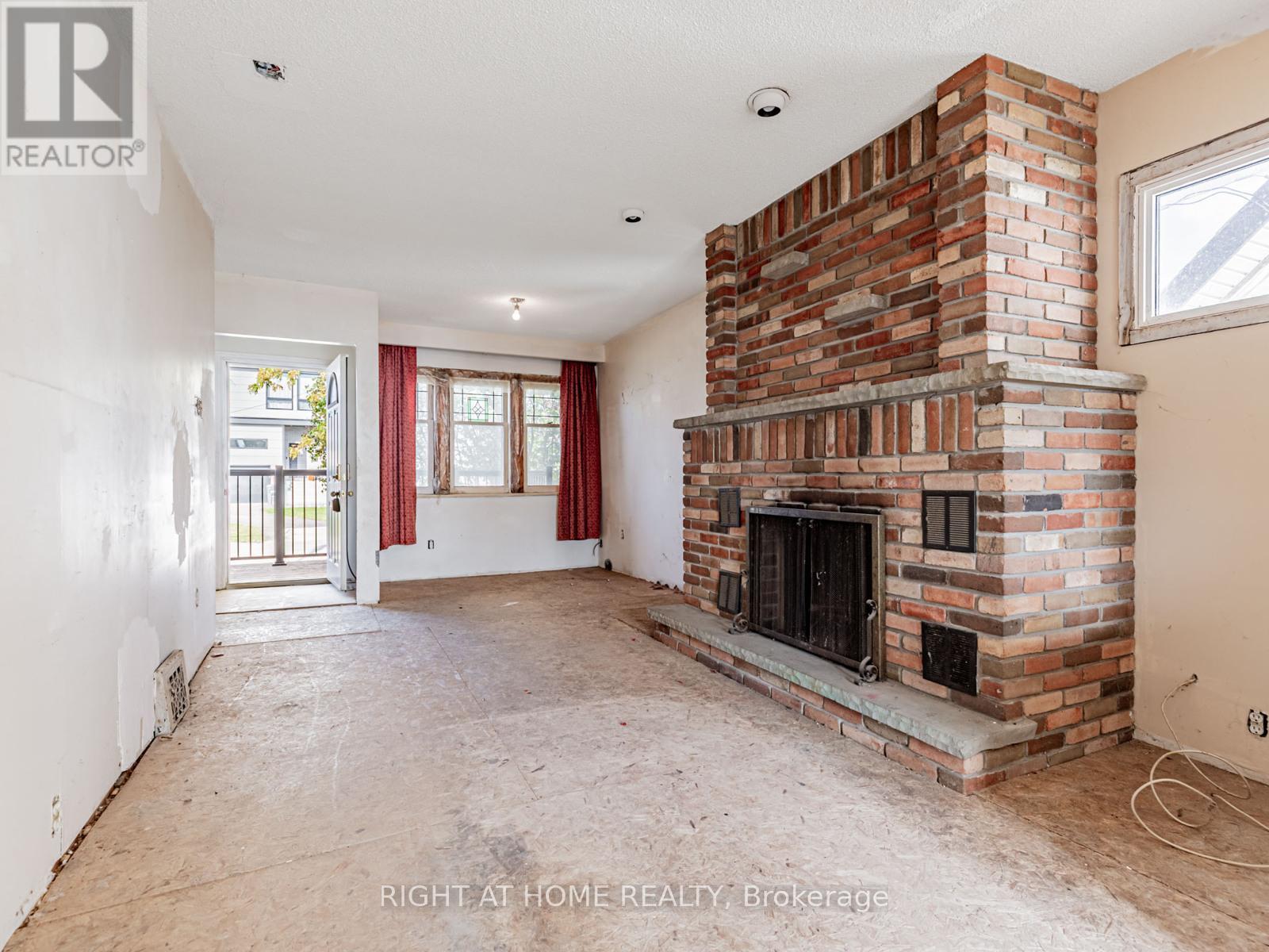 936 First Street, Mississauga, Ontario  L5E 1A8 - Photo 12 - W12558662