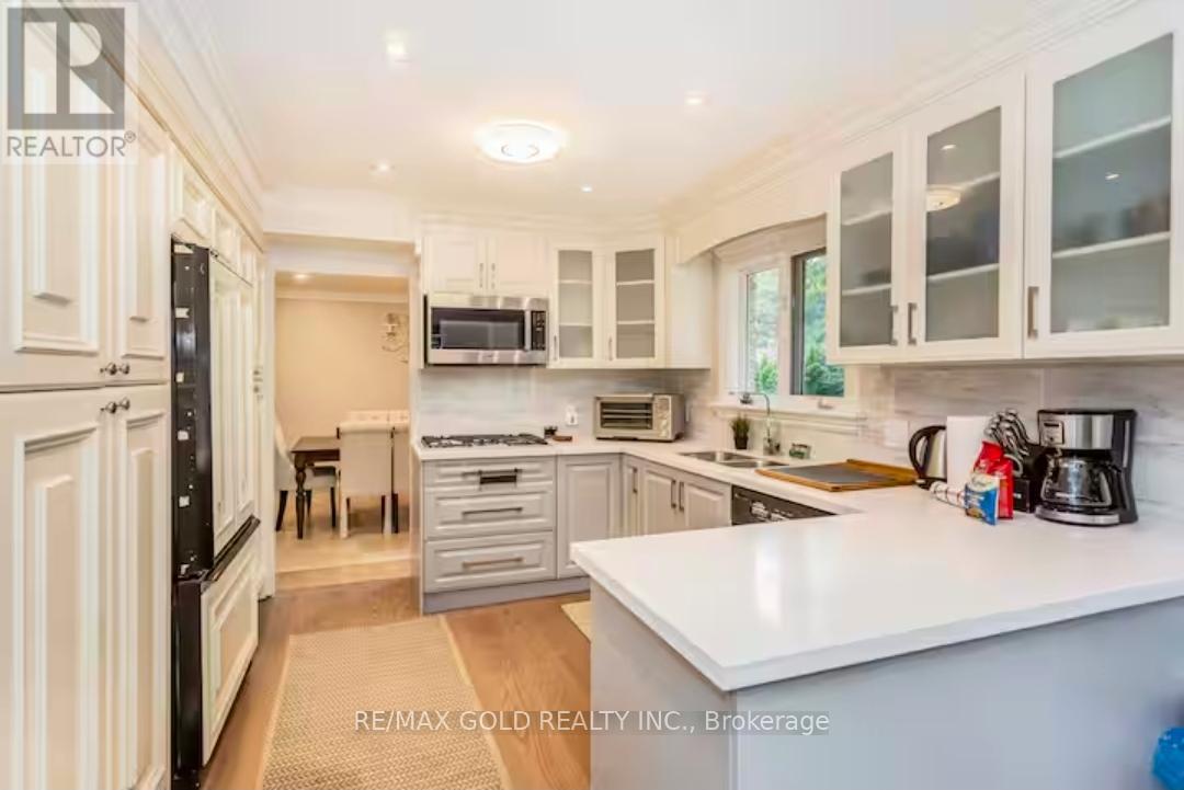 Upper - 1749 Wembury Road, Mississauga, Ontario  L5J 4G4 - Photo 7 - W12558676