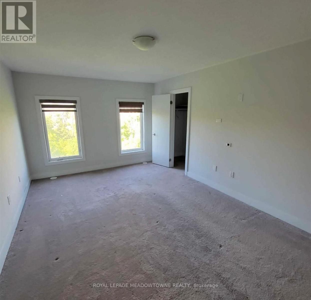 1048 Beach Comber Road, Mississauga, Ontario  L5B 0B1 - Photo 5 - W12558698