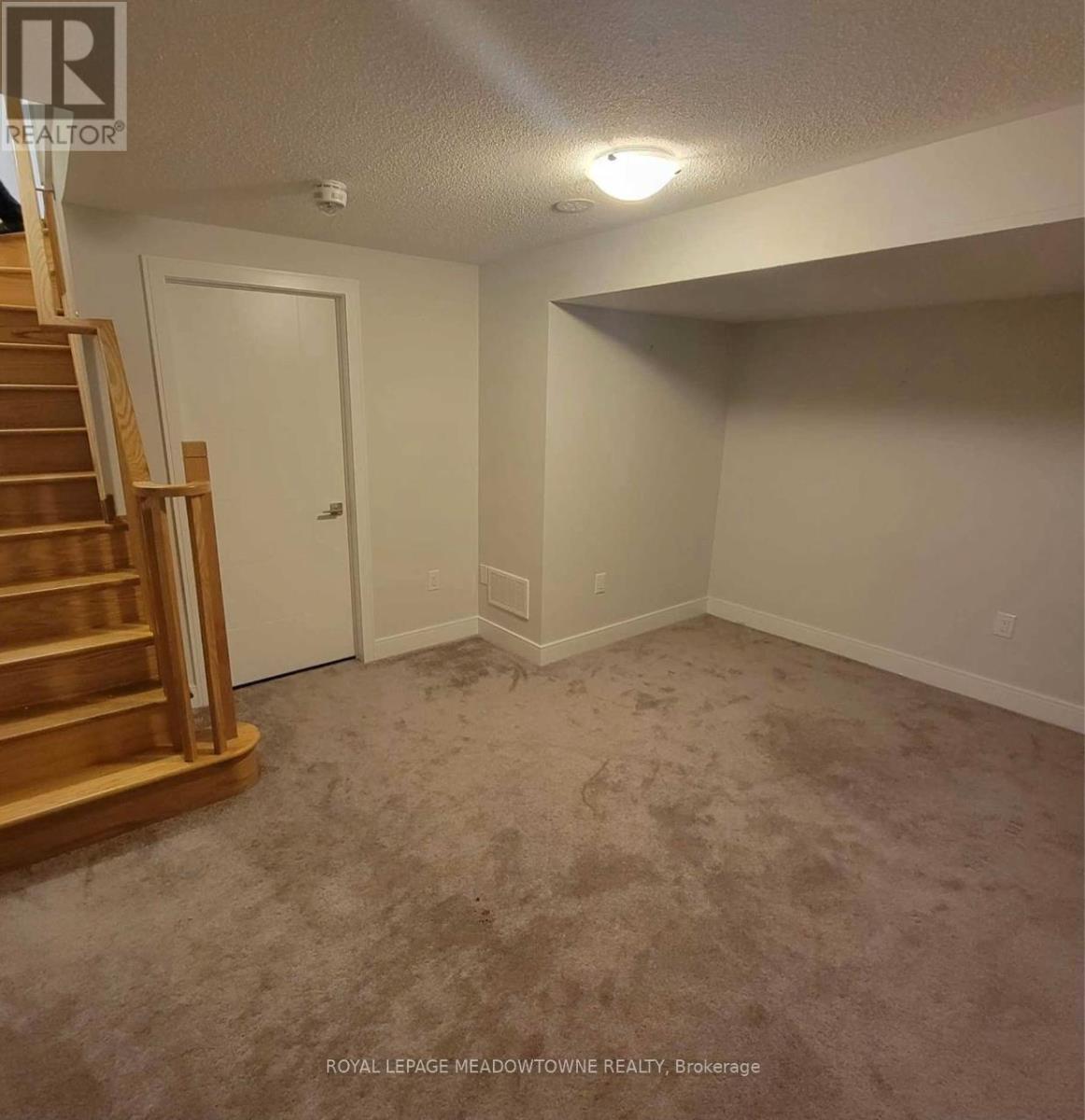 1048 Beach Comber Road, Mississauga, Ontario  L5B 0B1 - Photo 9 - W12558698