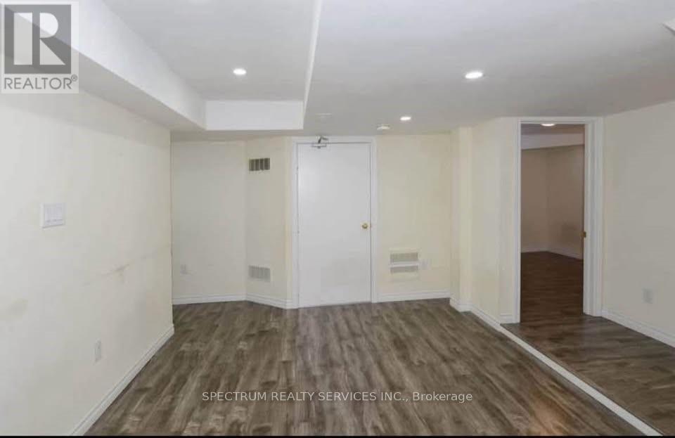 109 George Robinson Drive, Brampton, Ontario  L6Y 0Z8 - Photo 5 - W12558736