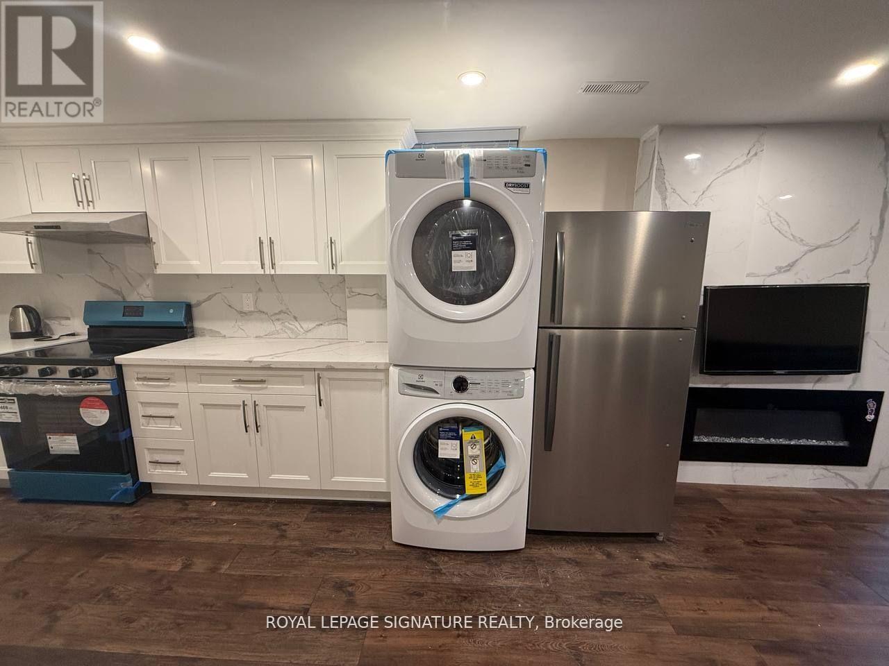 Bsmt - 3940 Promontory Crescent, Mississauga, Ontario  L5L 3N6 - Photo 2 - W12558806