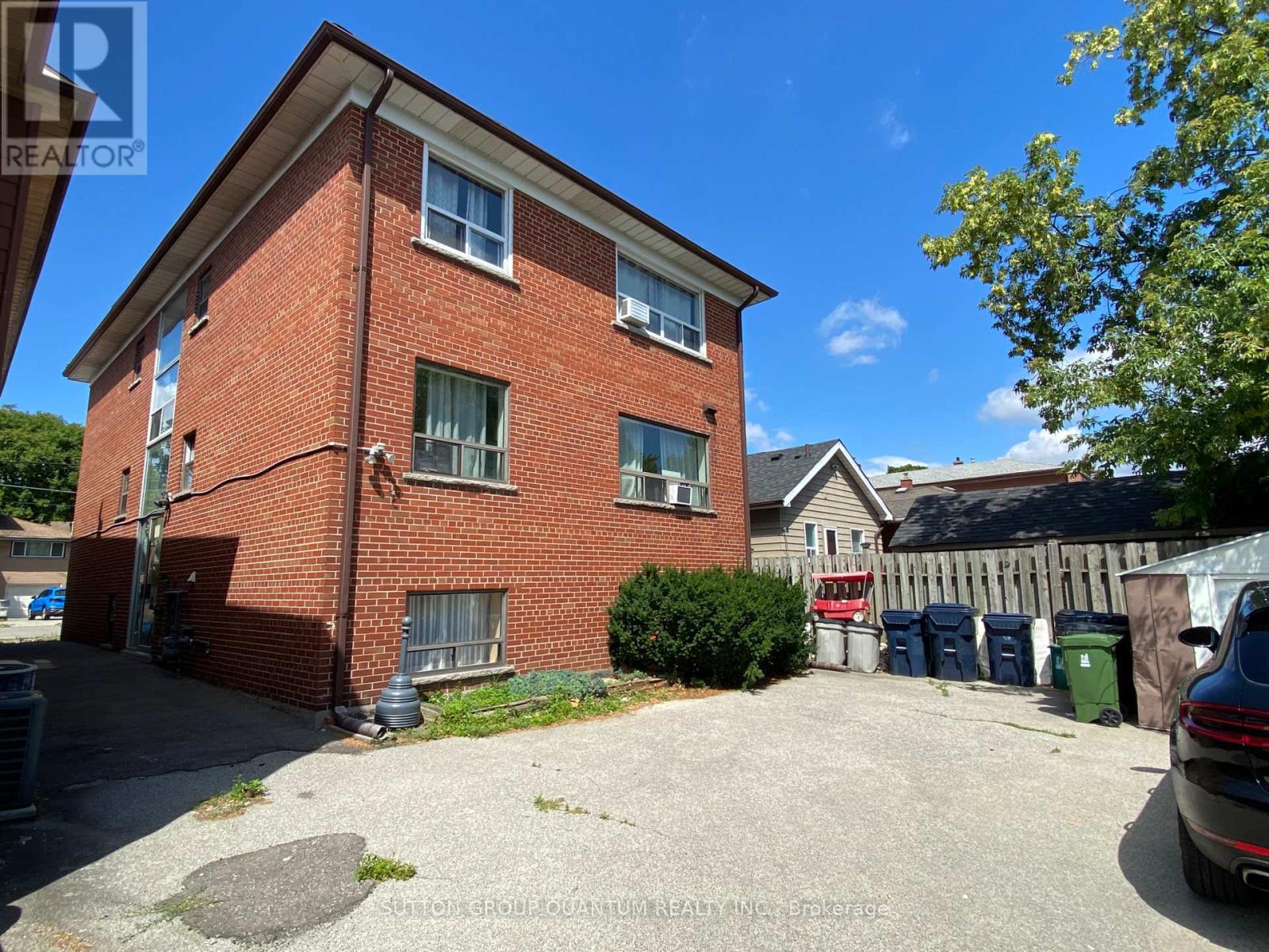 5 - 25a Milton Street, Toronto, Ontario  M8Y 2X7 - Photo 2 - W12558832