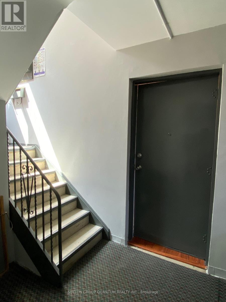 5 - 25a Milton Street, Toronto, Ontario  M8Y 2X7 - Photo 5 - W12558832