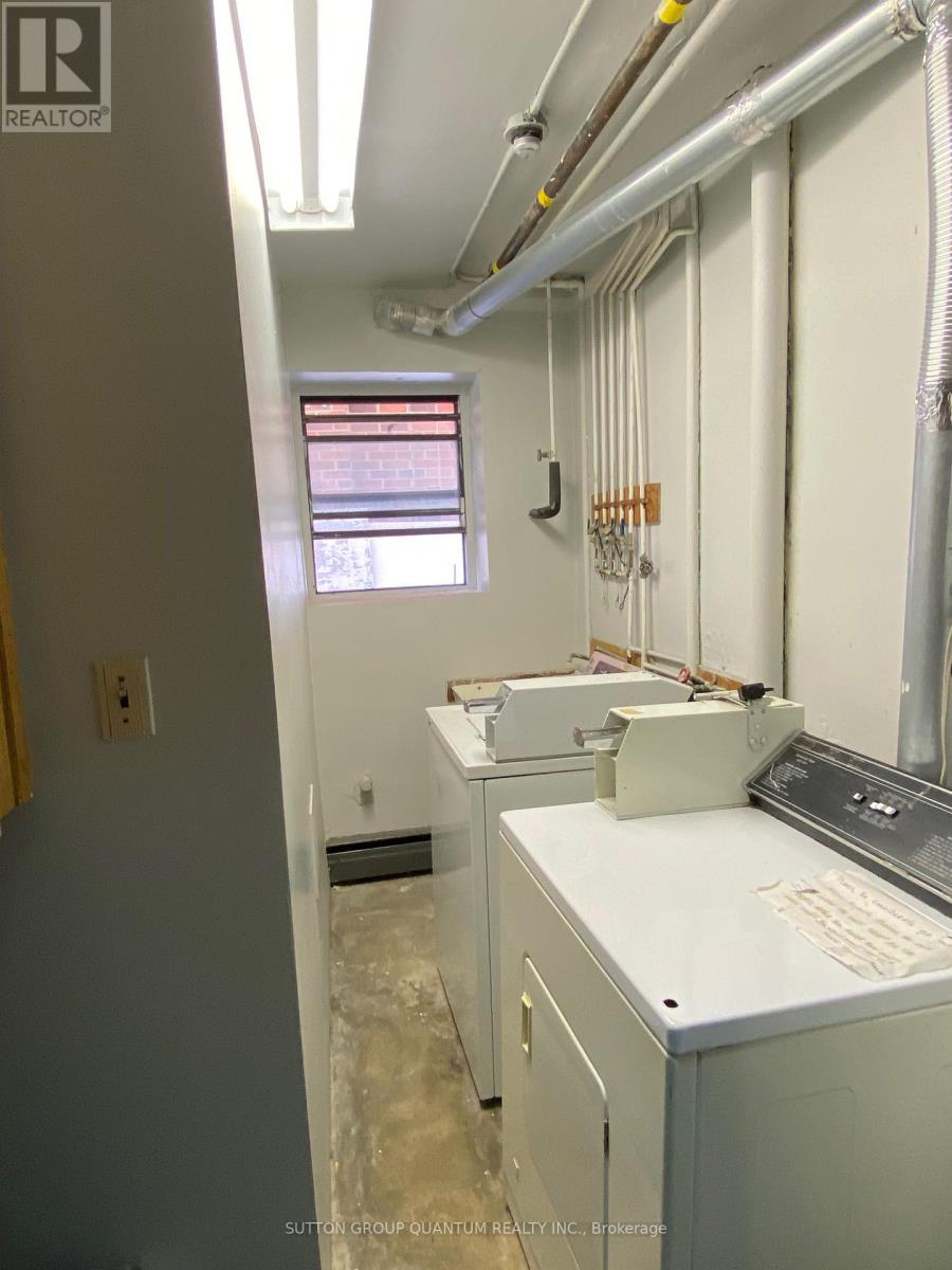 5 - 25a Milton Street, Toronto, Ontario  M8Y 2X7 - Photo 6 - W12558832