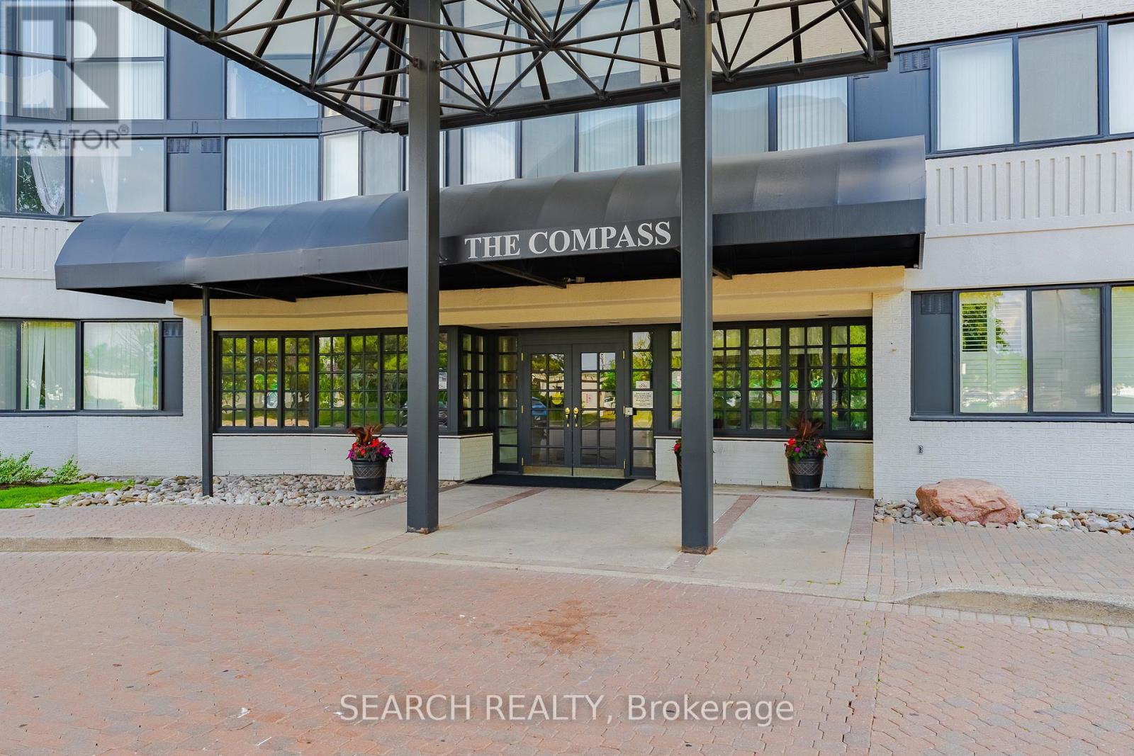 906 - 1360 Rathburn Road E, Mississauga, Ontario  L4W 4H4 - Photo 2 - W12558846