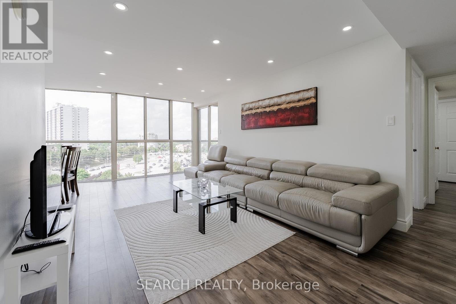 906 - 1360 Rathburn Road E, Mississauga, Ontario  L4W 4H4 - Photo 5 - W12558846