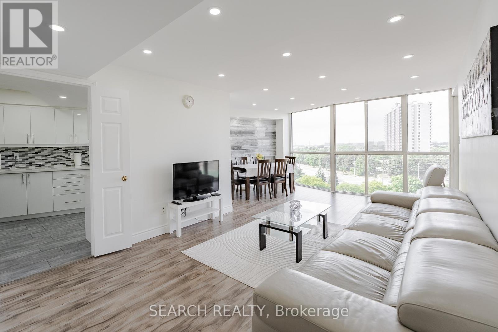 906 - 1360 Rathburn Road E, Mississauga, Ontario  L4W 4H4 - Photo 6 - W12558846