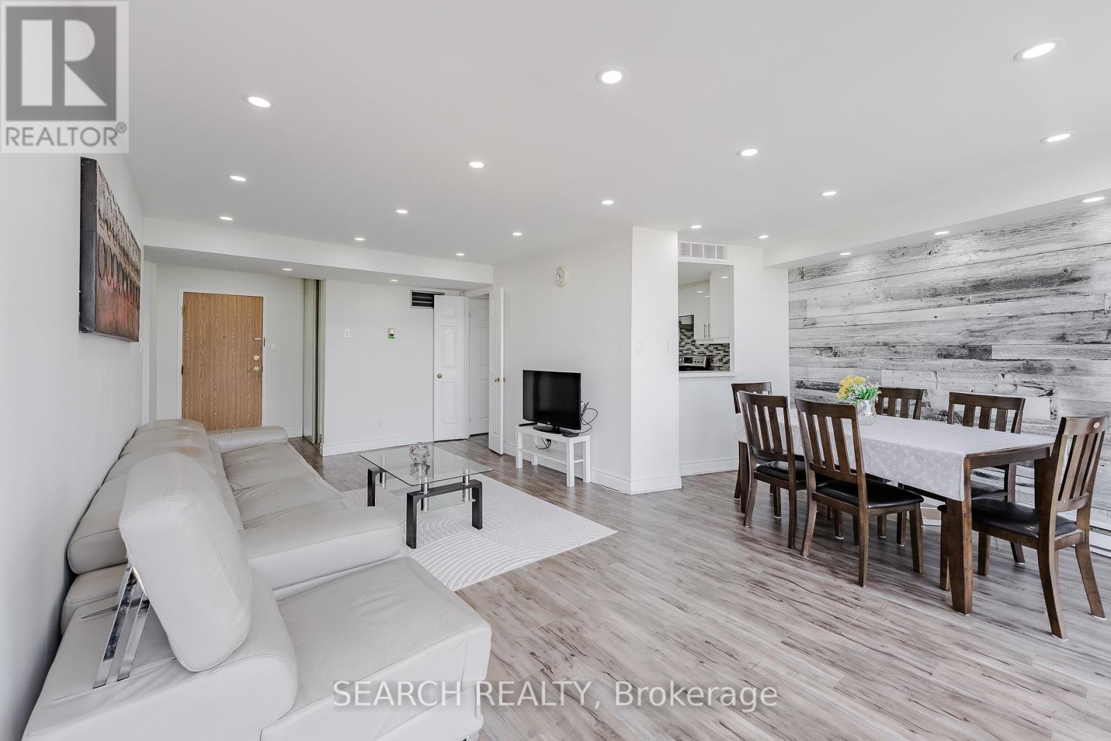 906 - 1360 Rathburn Road E, Mississauga, Ontario  L4W 4H4 - Photo 7 - W12558846