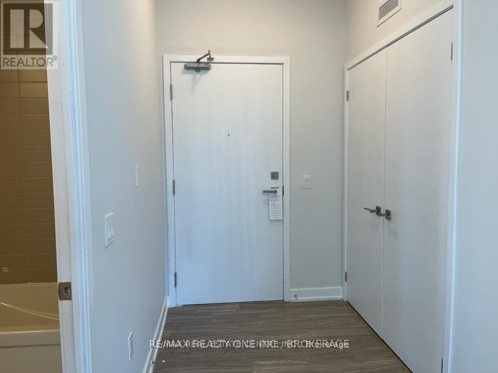 427 - 4055 Parkside Village Drive, Mississauga, Ontario  L5B 0K8 - Photo 6 - W12558870