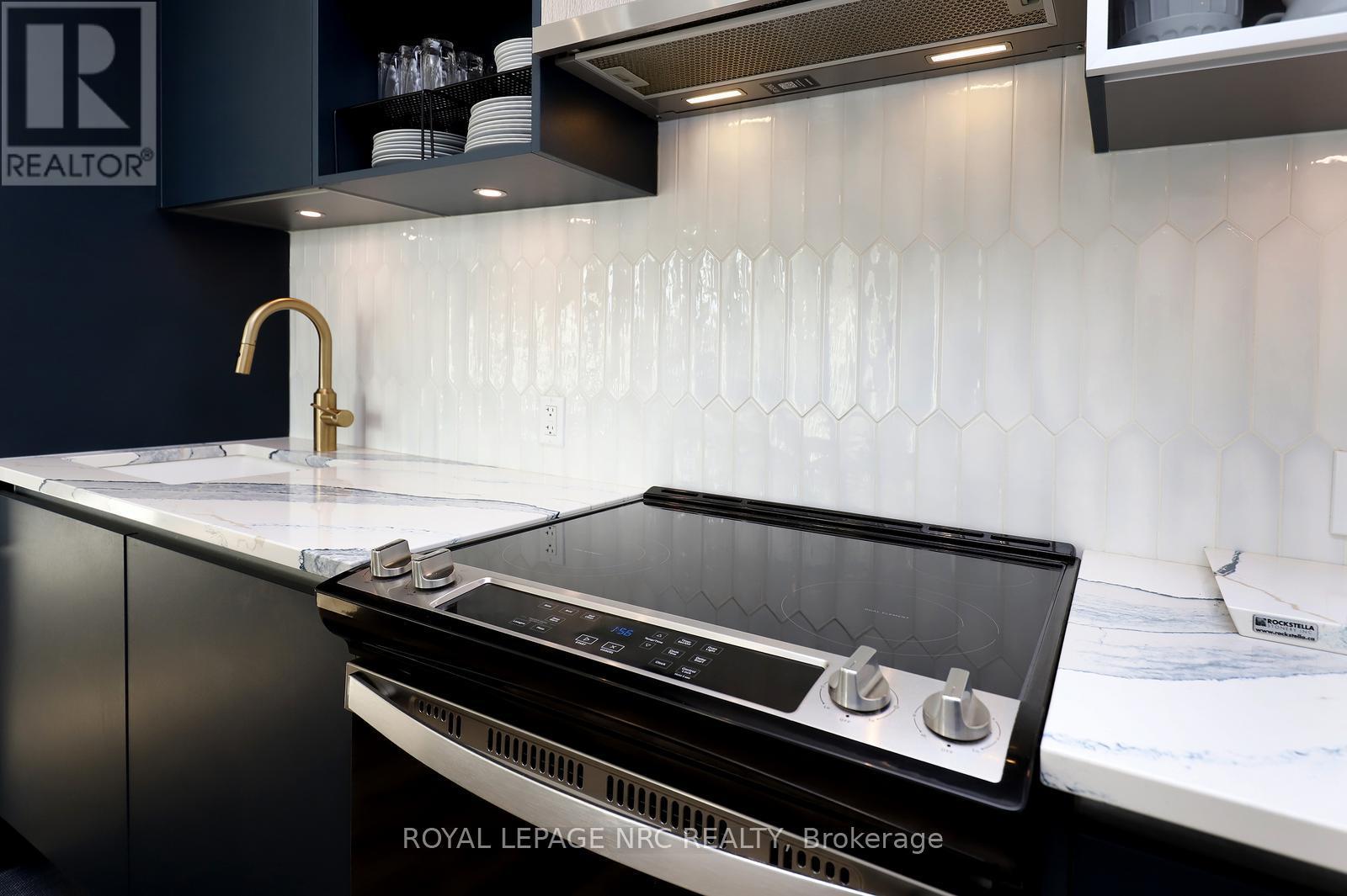 Ph02 - 405 Dundas Street W, Oakville, Ontario  L6M 5P9 - Photo 10 - W12558872