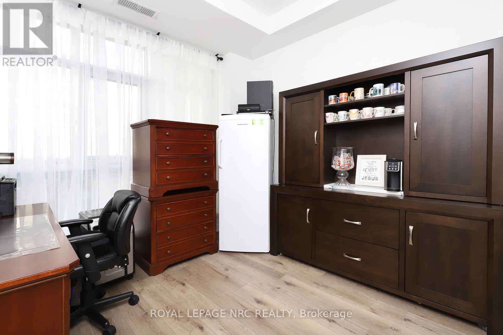 Ph02 - 405 Dundas Street W, Oakville, Ontario  L6M 5P9 - Photo 26 - W12558872