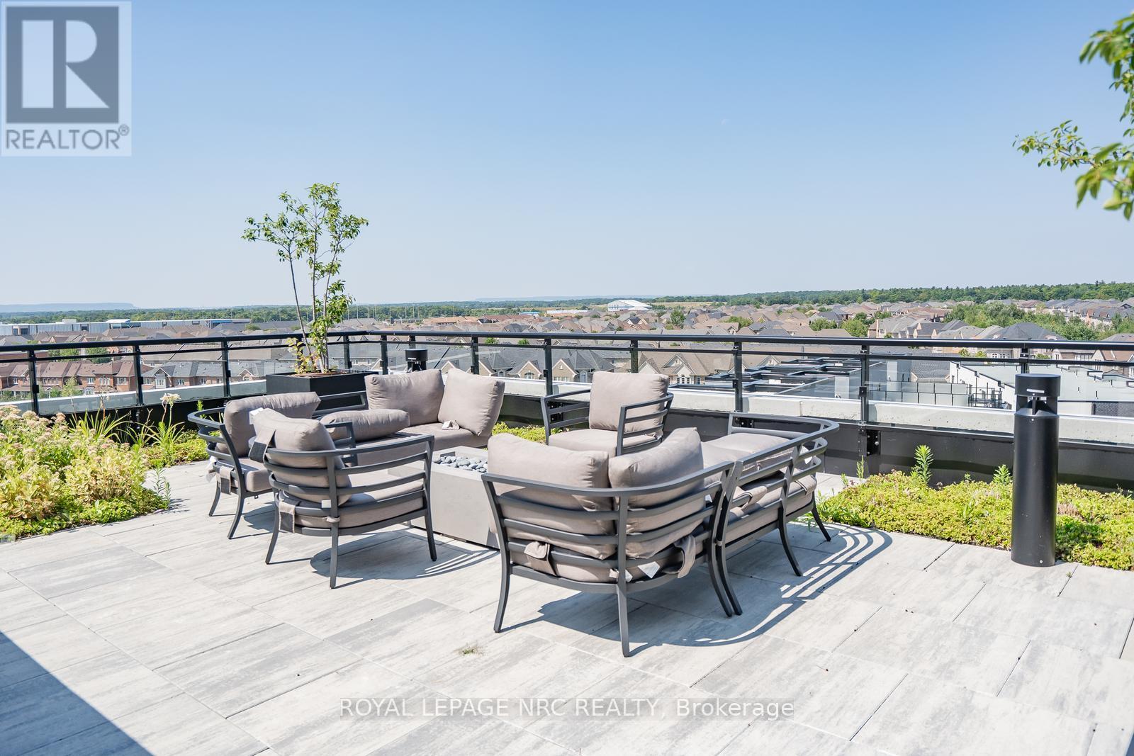 Ph02 - 405 Dundas Street W, Oakville, Ontario  L6M 5P9 - Photo 41 - W12558872