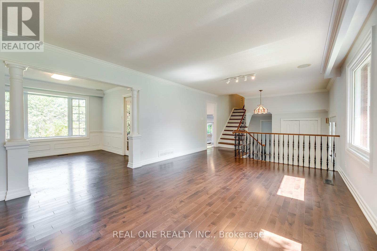 2231 All Saints Crescent, Oakville, Ontario  L6J 5N1 - Photo 10 - W12558898