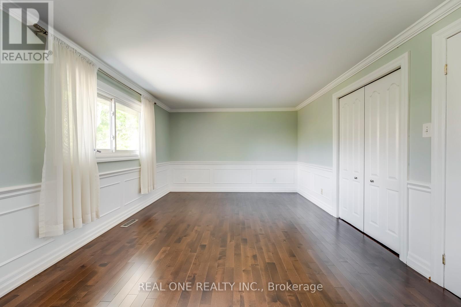 2231 All Saints Crescent, Oakville, Ontario  L6J 5N1 - Photo 27 - W12558898