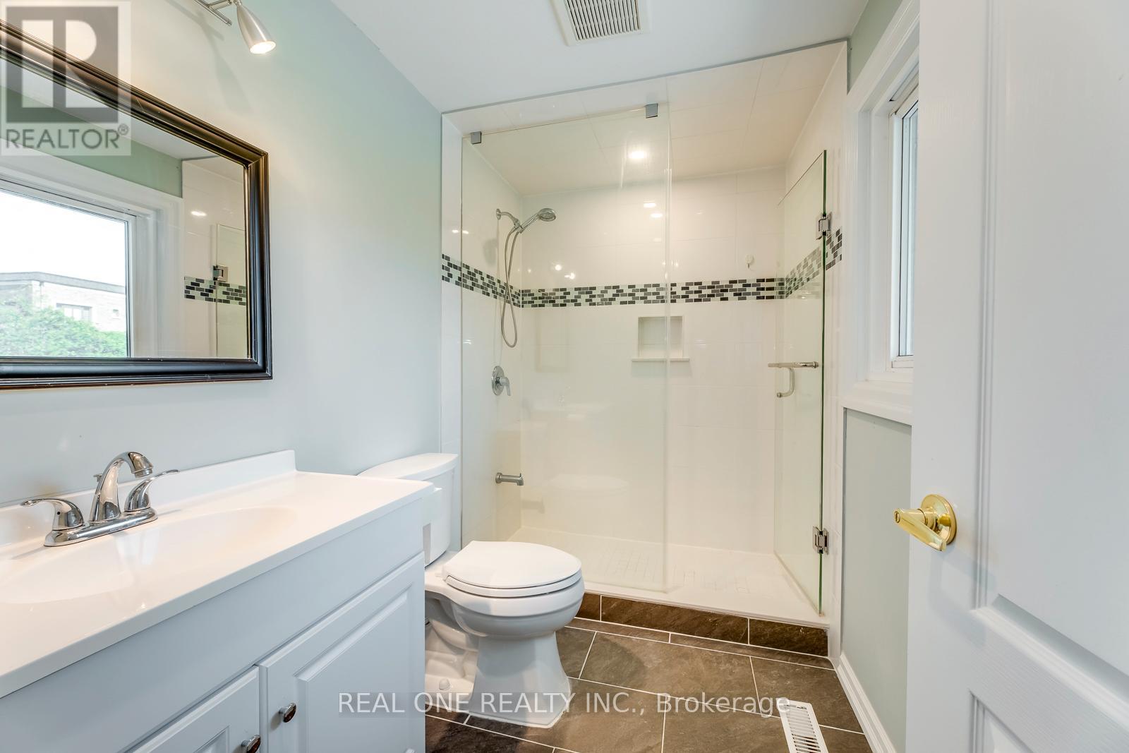 2231 All Saints Crescent, Oakville, Ontario  L6J 5N1 - Photo 29 - W12558898