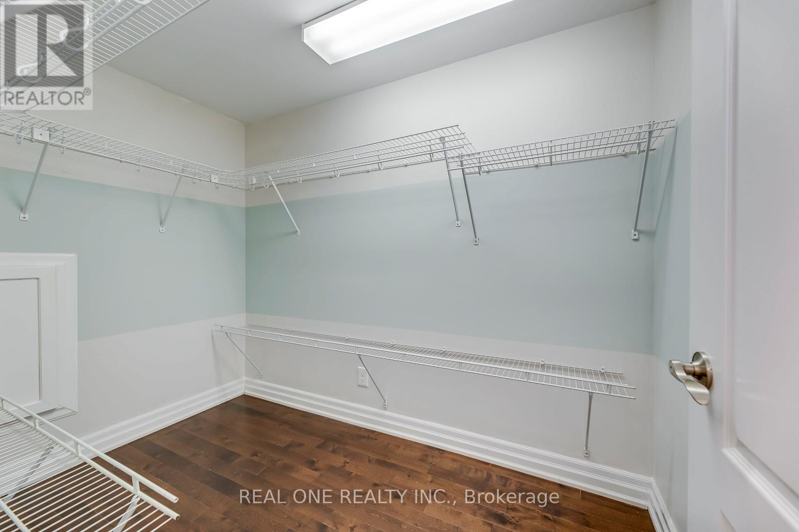 2231 All Saints Crescent, Oakville, Ontario  L6J 5N1 - Photo 34 - W12558898