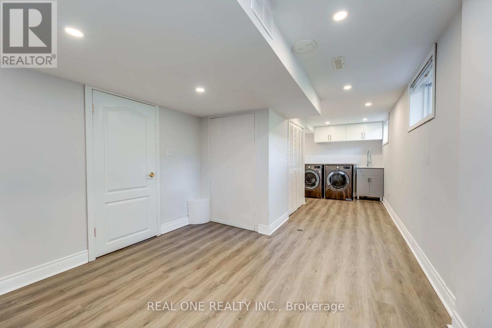 2231 All Saints Crescent, Oakville, Ontario  L6J 5N1 - Photo 38 - W12558898