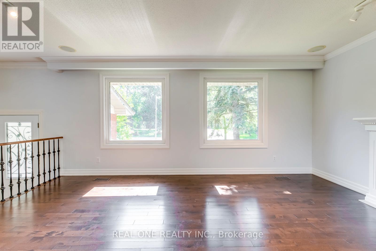 2231 All Saints Crescent, Oakville, Ontario  L6J 5N1 - Photo 8 - W12558898