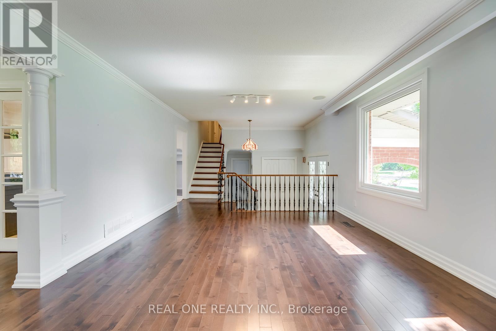 2231 All Saints Crescent, Oakville, Ontario  L6J 5N1 - Photo 9 - W12558898