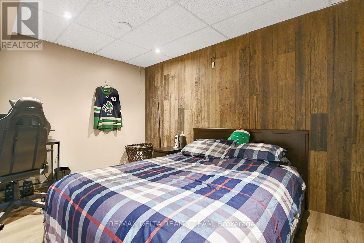 1916 Montmere Avenue, Ottawa, Ontario  K4A 0E7 - Photo 28 - X12558414