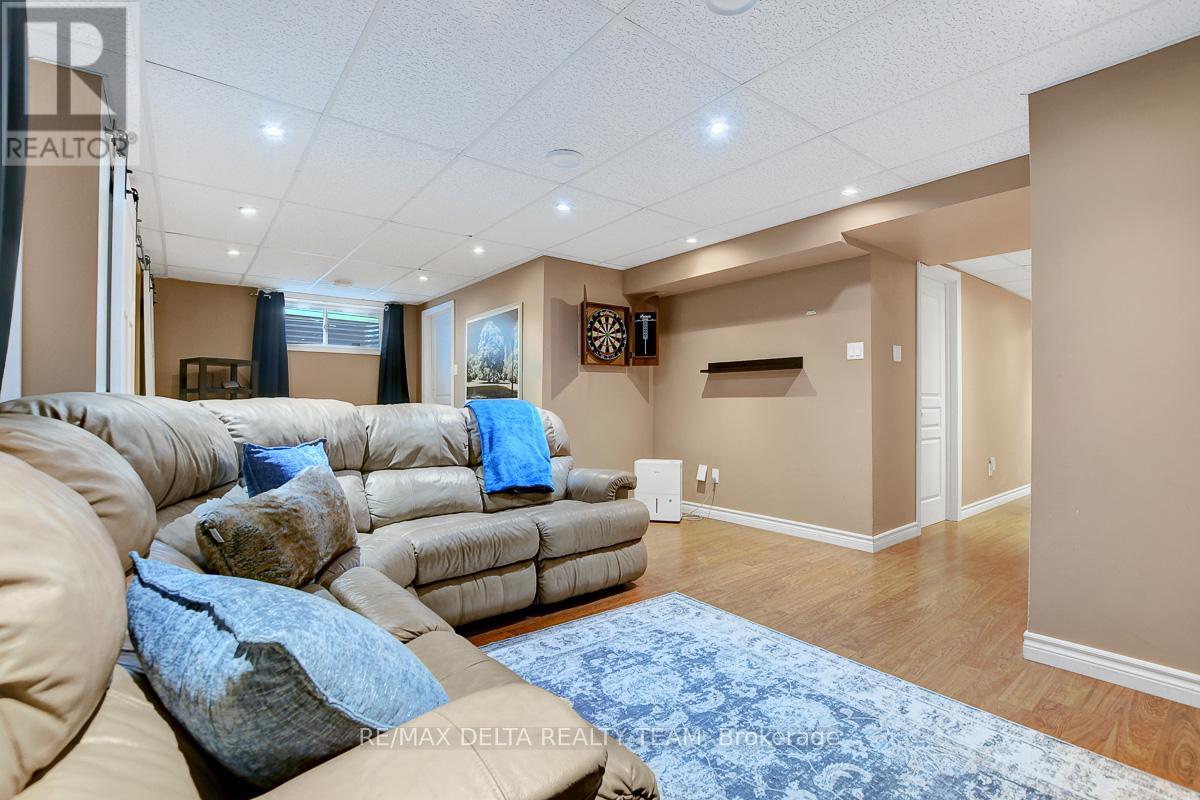 1916 Montmere Avenue, Ottawa, Ontario  K4A 0E7 - Photo 25 - X12558414