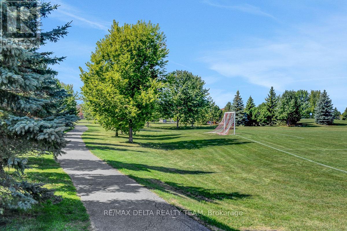 1916 Montmere Avenue, Ottawa, Ontario  K4A 0E7 - Photo 41 - X12558414